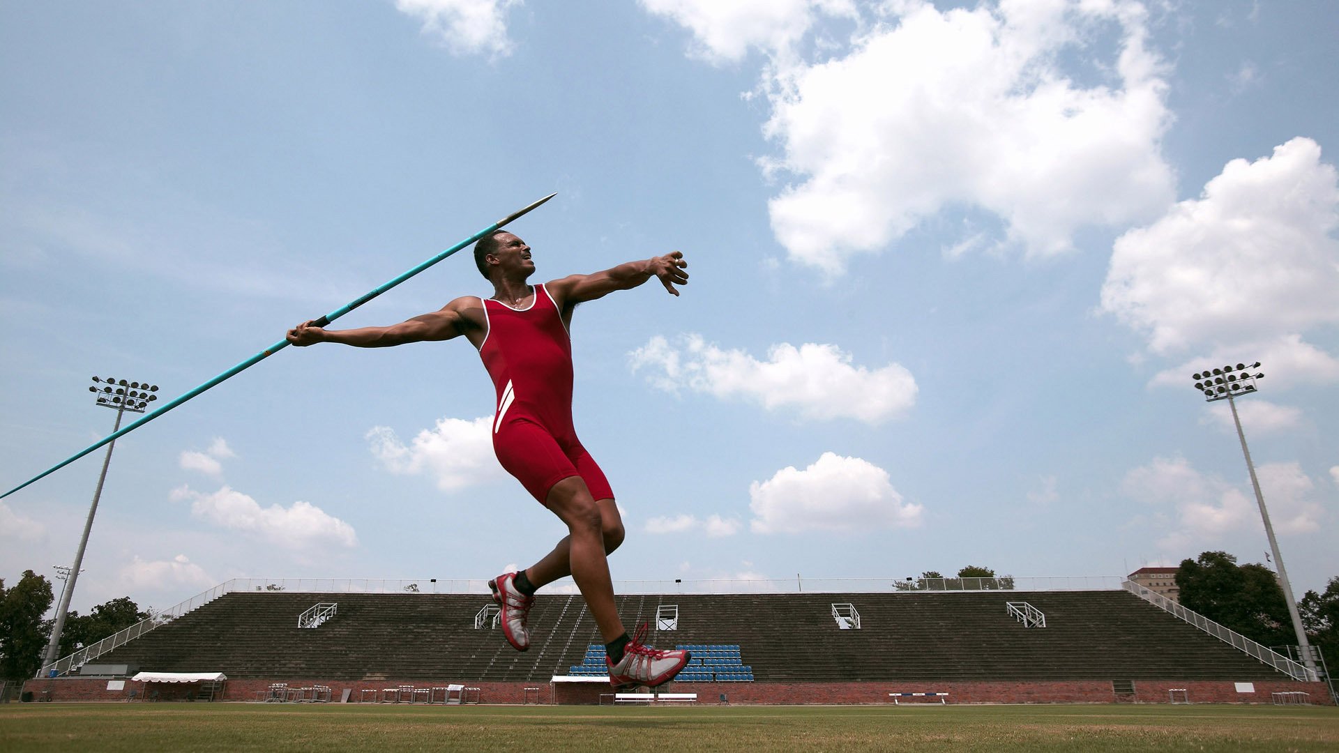 “马丁·高尔西的战术灵感引领美洲狮队防线的全面升级”